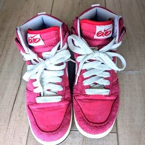 EUC Nike High top Sneakers